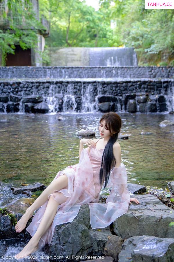 婠婠么  [XiuRen秀人网]高清写真图 2022.10.11 No.5690 婠婠么&小肥莹第12张图片